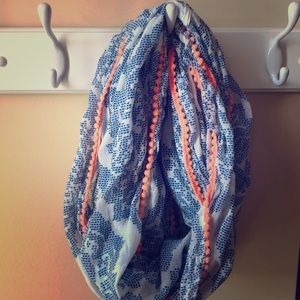 American Eagle Infinity scarf